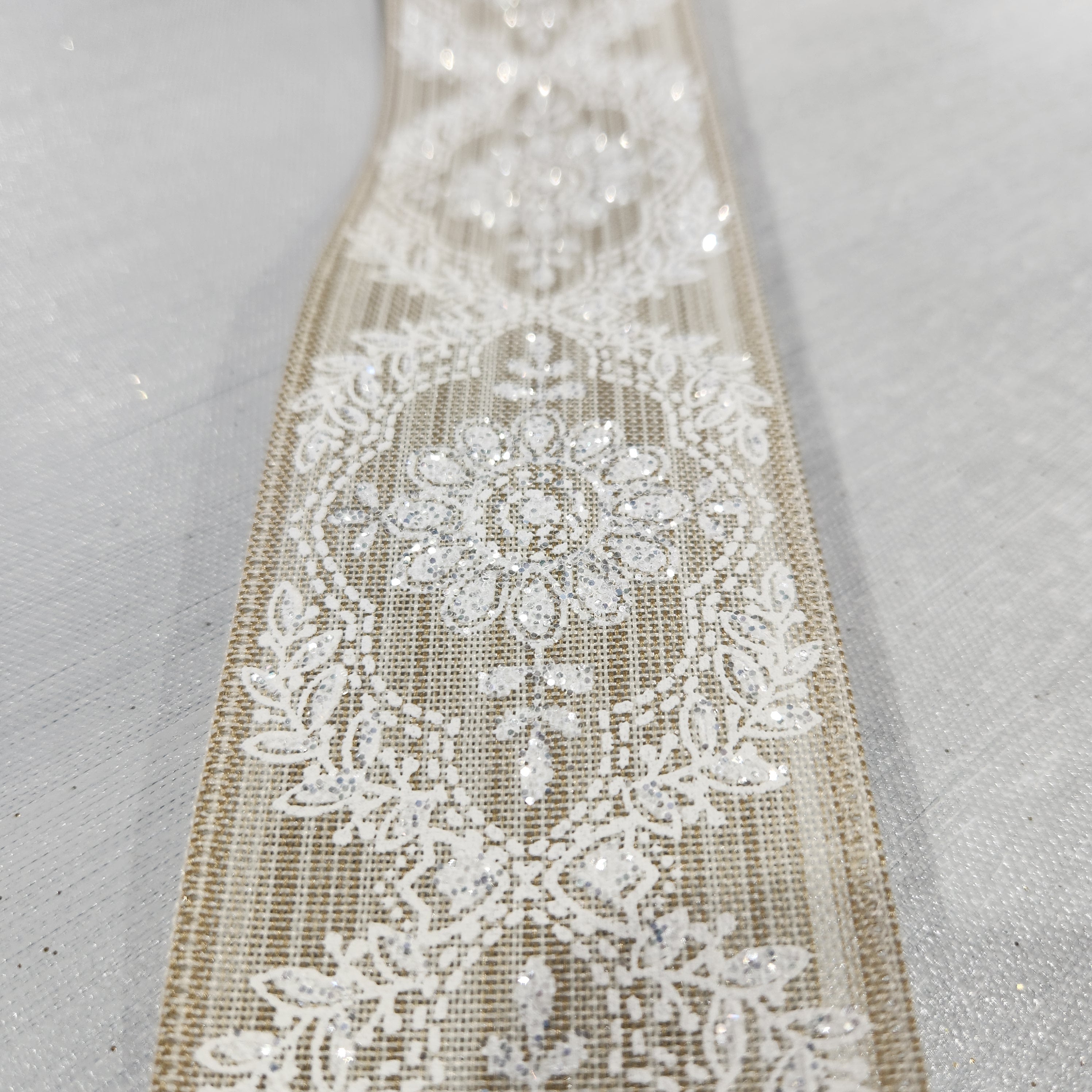 Ruban damassé texturé naturel et blanc 2,5" x 30'