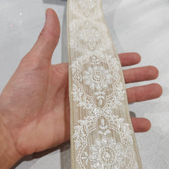 Ruban damassé texturé naturel et blanc 2,5" x 30'