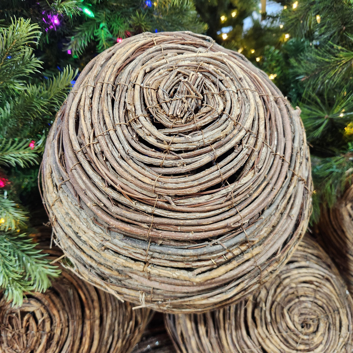 Rattan ball on stem