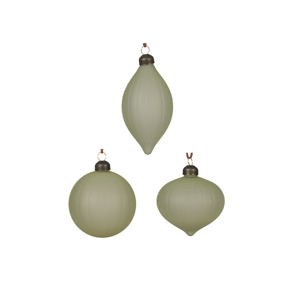 Boule de Noël en verre givré vert pâle