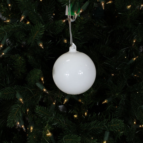 Boule en verre blanc brillant