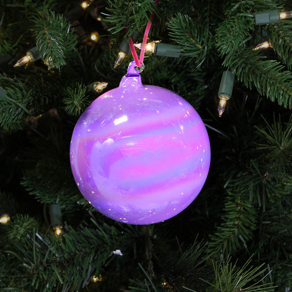 Boule en verre irisé violet