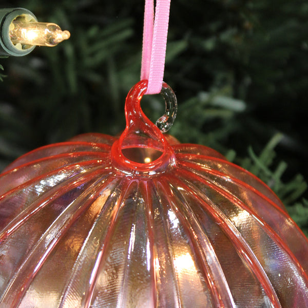 Boule en verre côtelé rose clair 4"