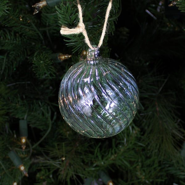 Boule de Noël en verre bleu poudre torsadé
