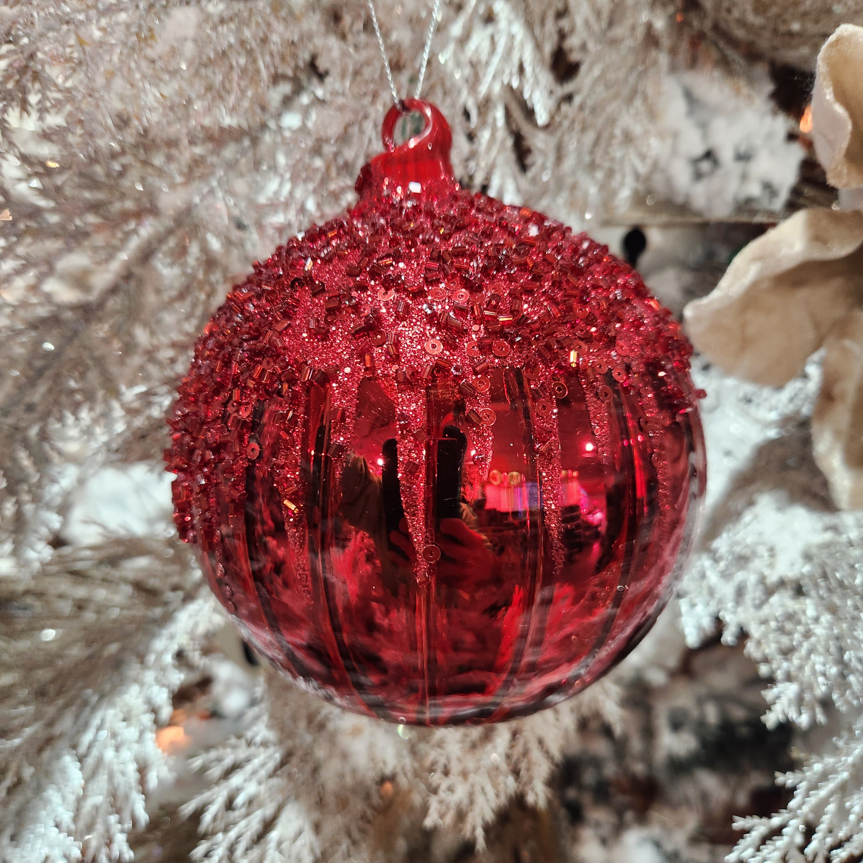 Boules rouges brillantes assorties 5" à 8"