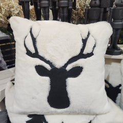 Coussin en fausse fourrure avec cerf en tricot blanc et noir 18"