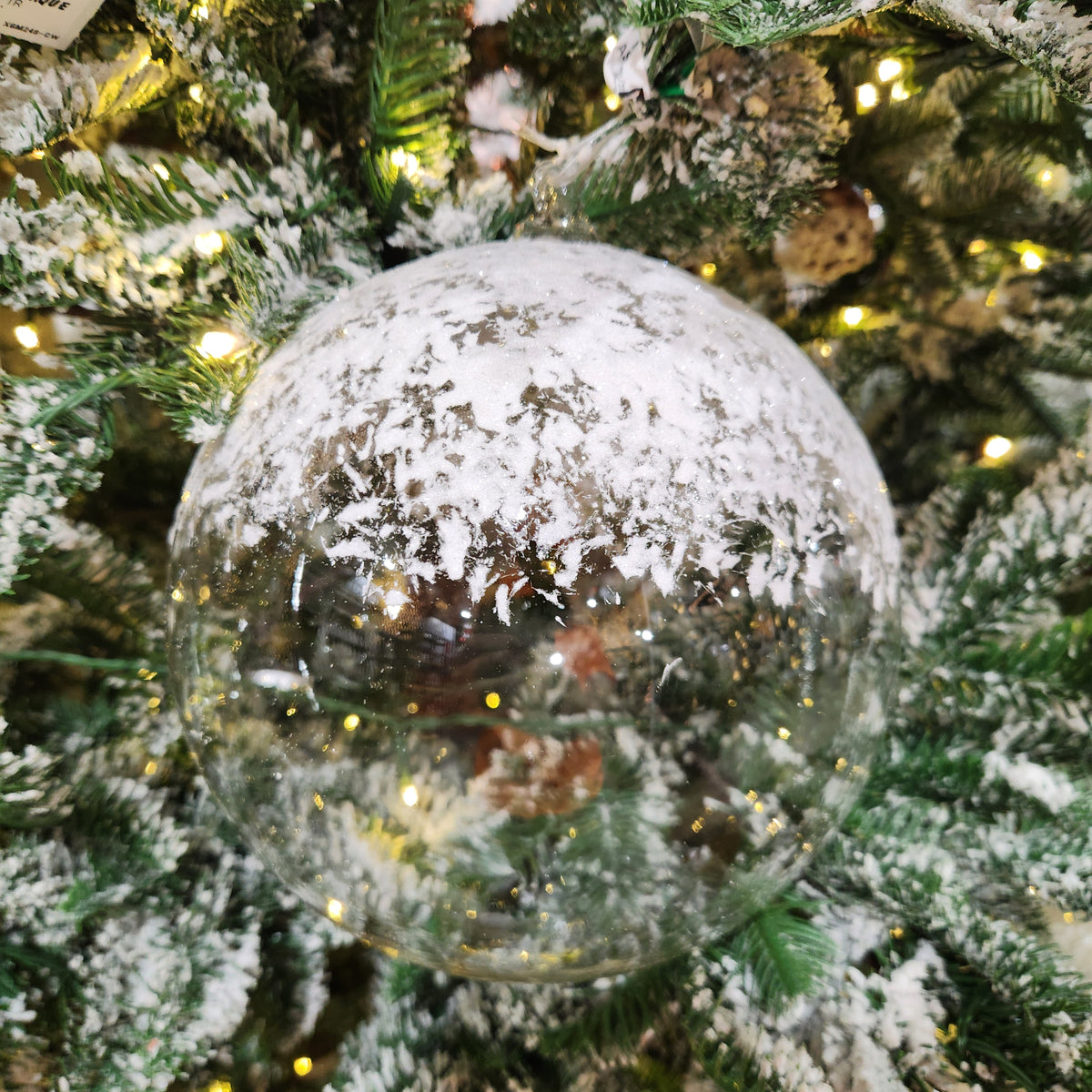 Boule en verre enneigée et transparente 8"