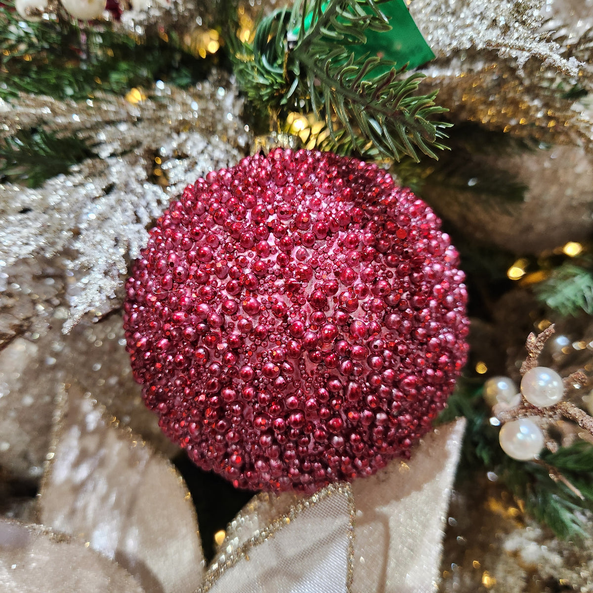 Boule en perles rouges 4"