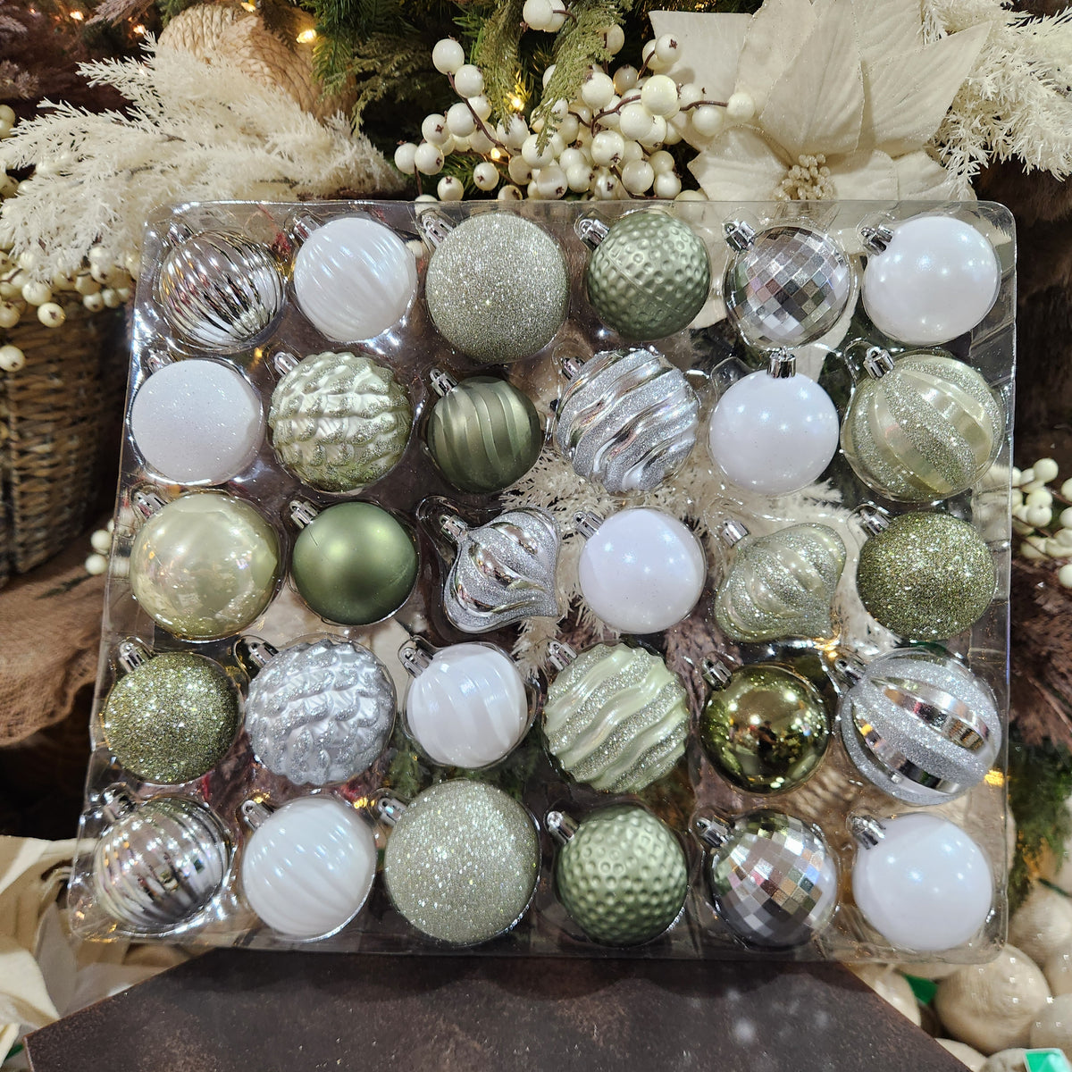 30 boules en polystyrène, mélange vert et blanc 2,7"