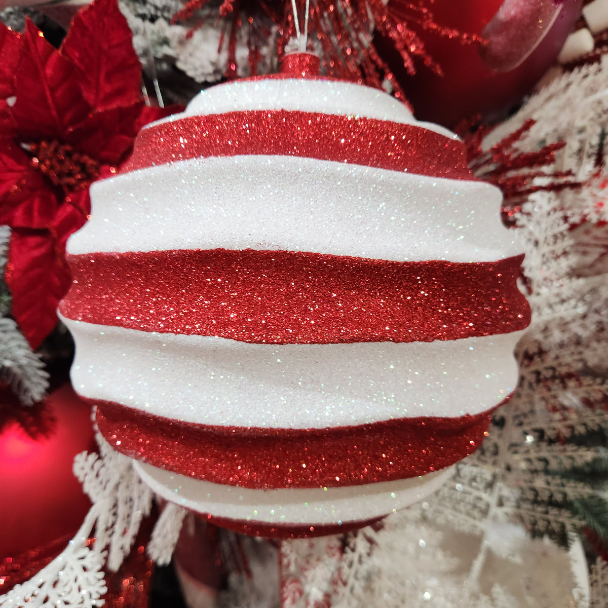 Boule ondulée rayée blanche et rouge 10"