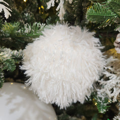 Boule en fausse fourrure blanche 5"