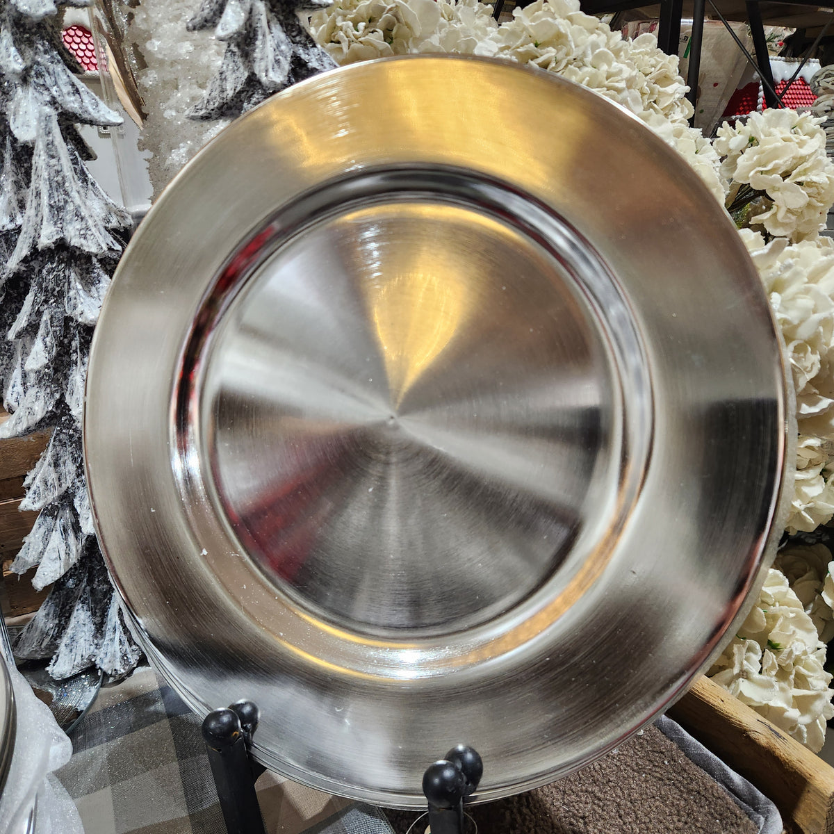 Silver plastic decorative plate 13"