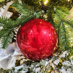 2 Red Jointless Plastic Balls 4.7"