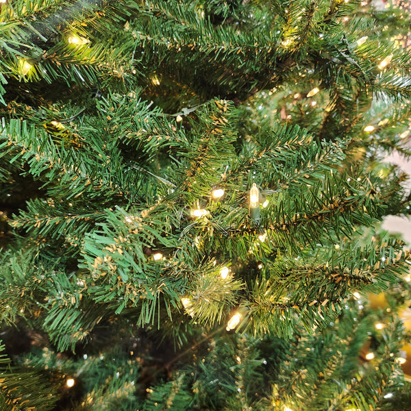 Geneva Pine Tree with 1000 White Lights 9'