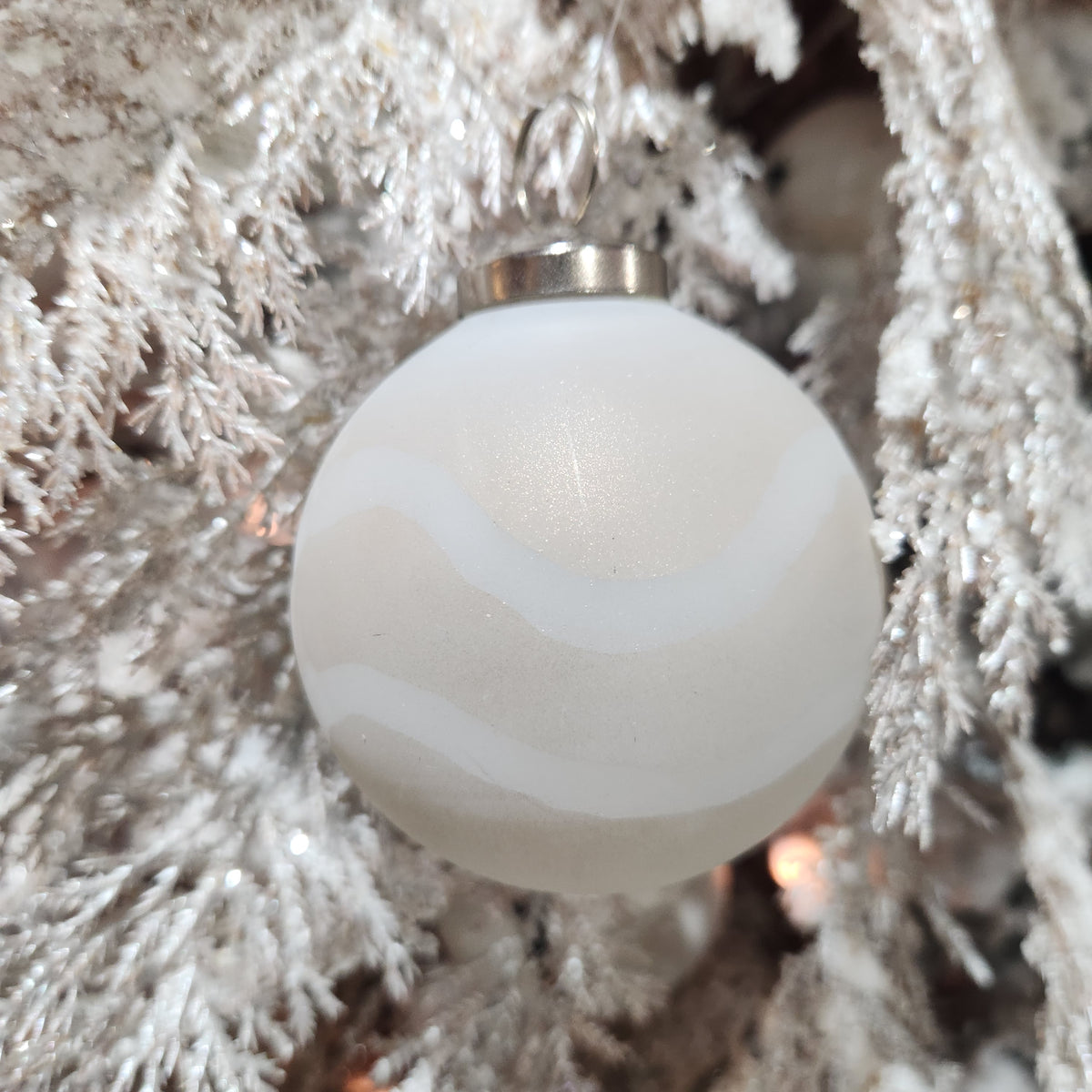 Boule en verre blanc mat 3"